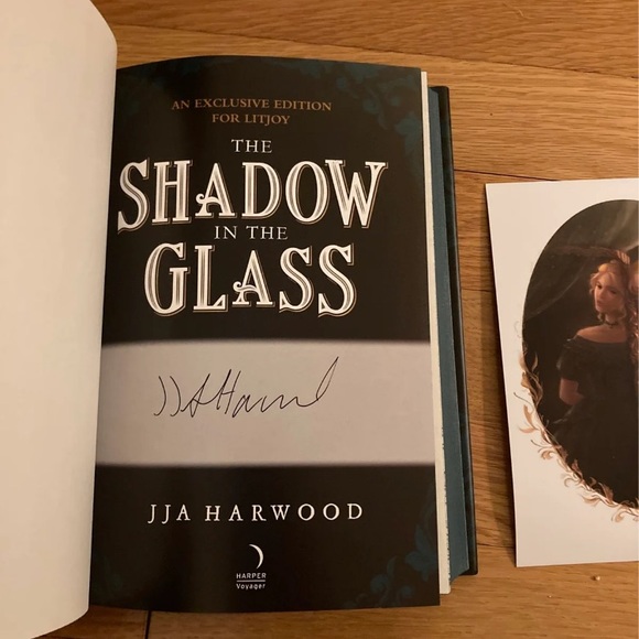 The Shadow in the Glass Litjoy edition with ACOSF photo strip - Picture 4 of 6